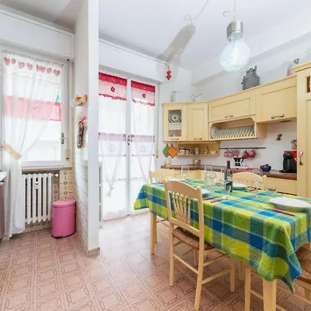 Accogliente Tra Il Mare E Collina Casa Dipli 페자로